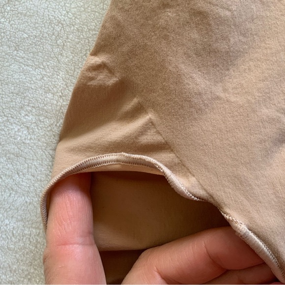 Skims Seamless  High Waist Brief - Picture 3 of 6